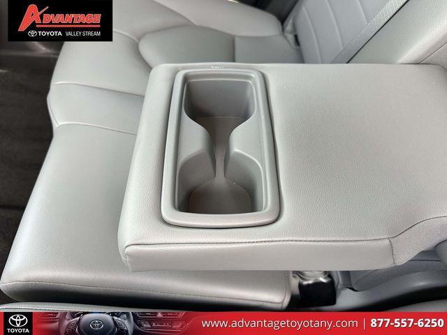 used 2023 Toyota Highlander car, priced at $39,995