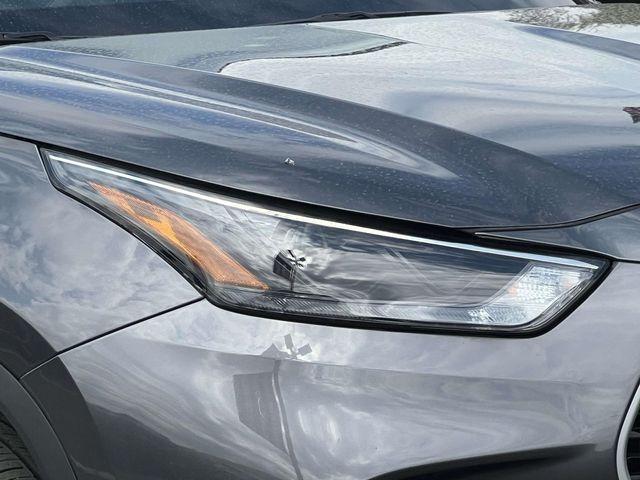 used 2023 Toyota Highlander car, priced at $35,995
