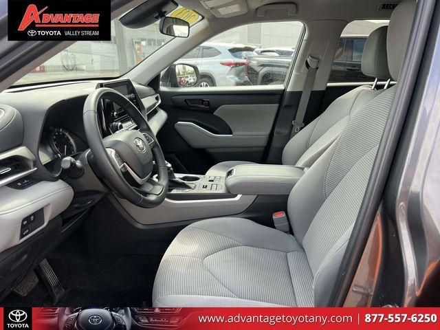used 2023 Toyota Highlander car, priced at $36,995