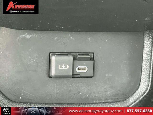 used 2023 Toyota Highlander car, priced at $36,995