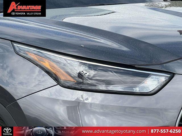 used 2023 Toyota Highlander car, priced at $36,995