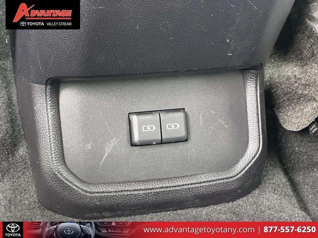 used 2023 Toyota Highlander car, priced at $36,177