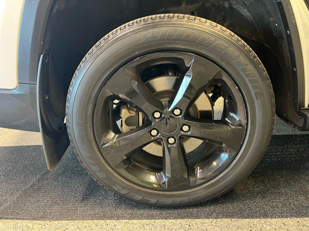 used 2023 Jeep Grand Cherokee L car, priced at $29,995