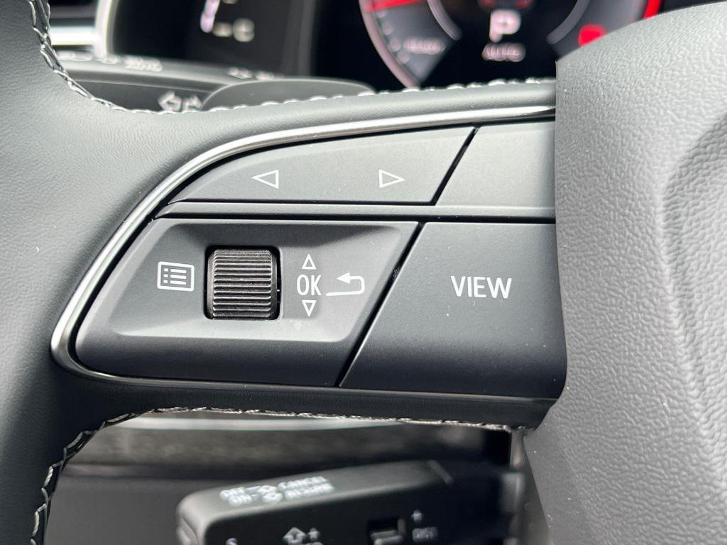 new 2025 Audi Q7 car, priced at $70,570