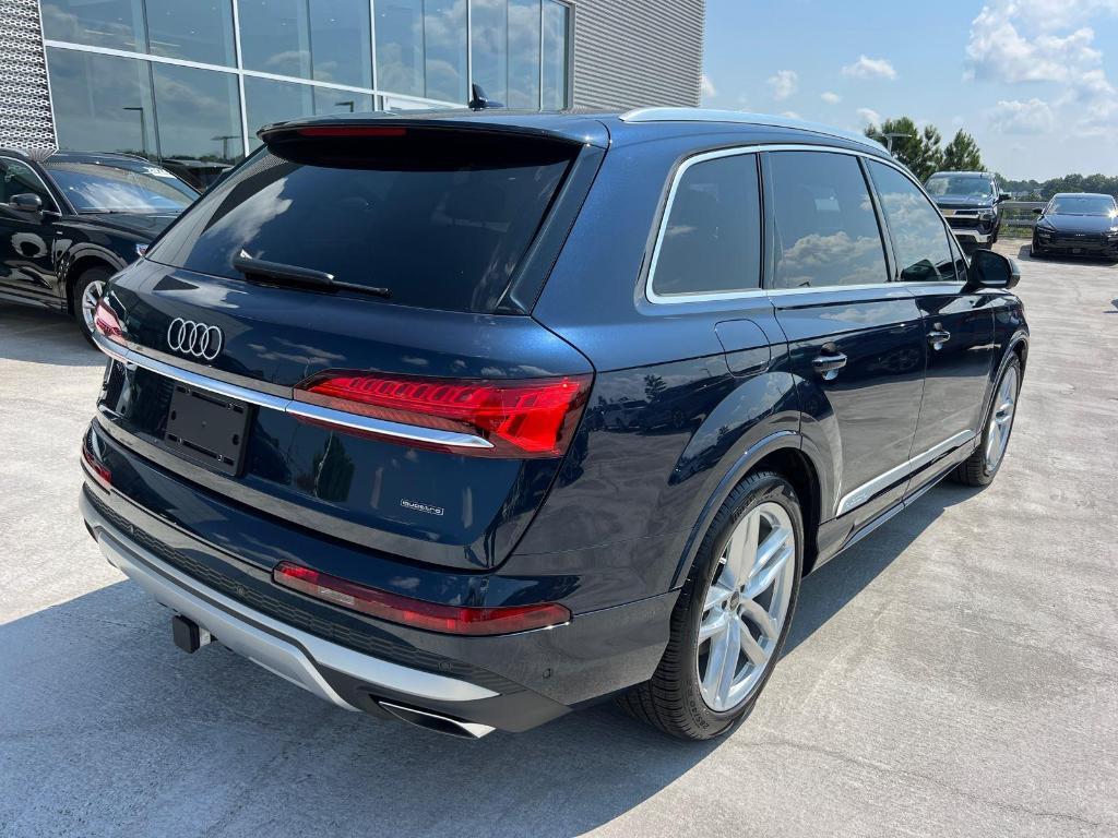 new 2025 Audi Q7 car, priced at $70,480