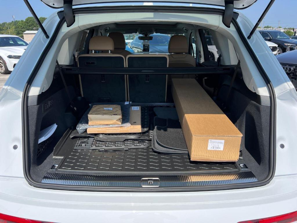 new 2025 Audi Q7 car, priced at $71,080