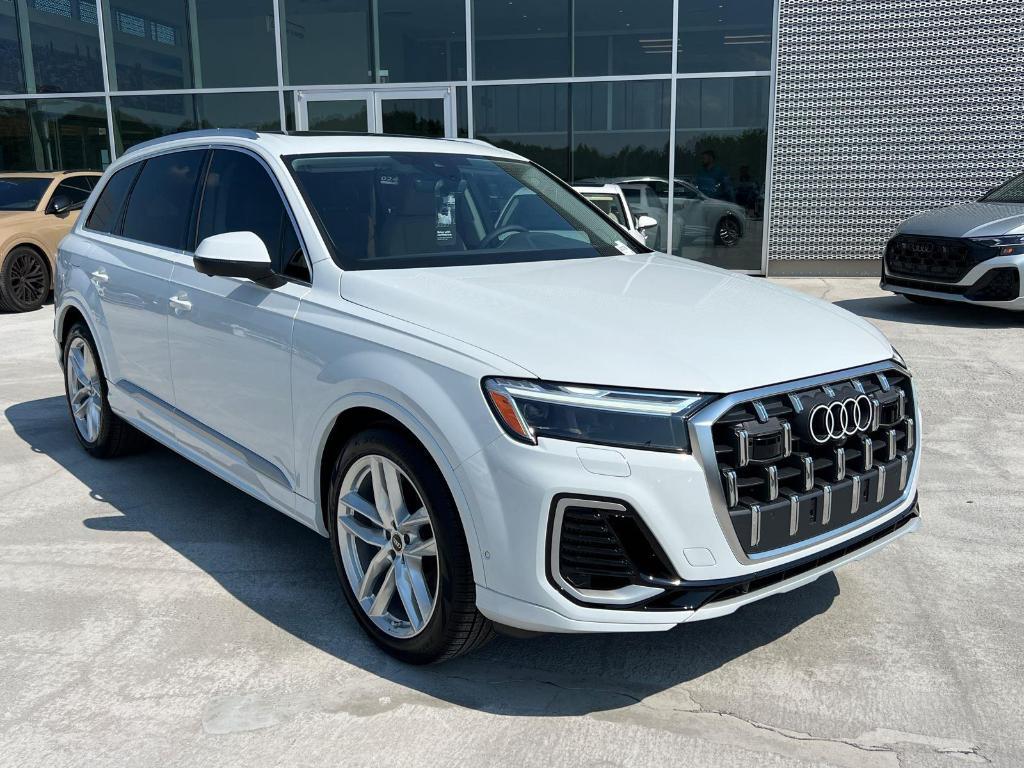 new 2025 Audi Q7 car, priced at $71,080