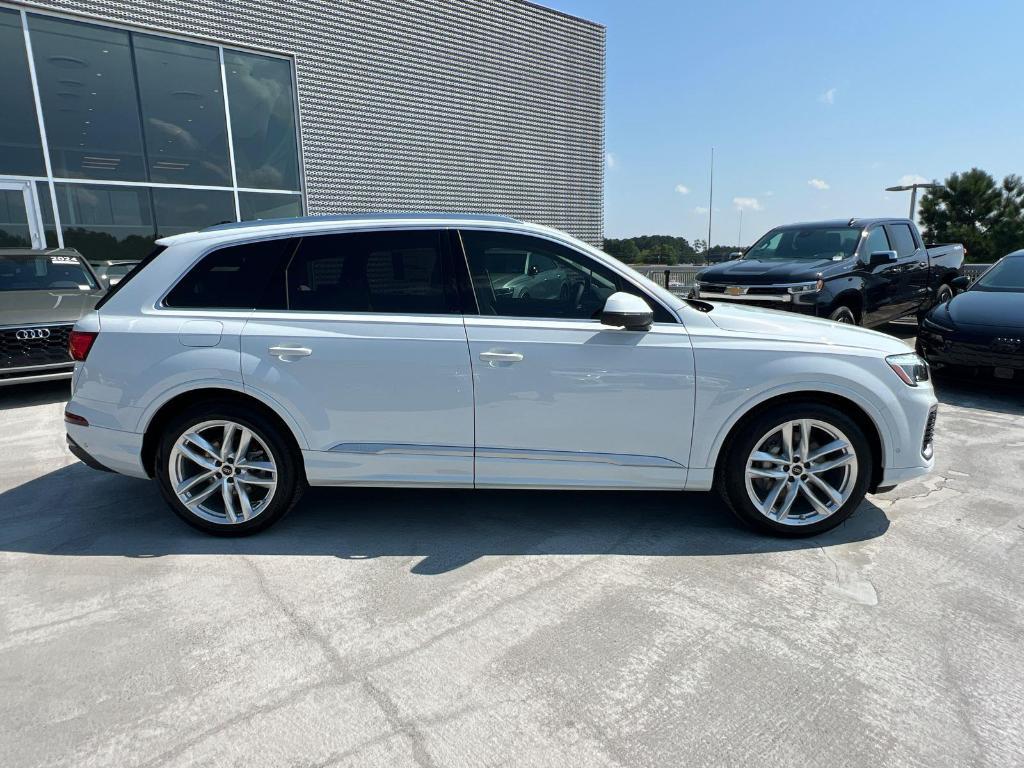 new 2025 Audi Q7 car, priced at $71,080