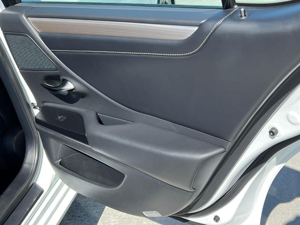 used 2021 Lexus ES 350 car, priced at $31,585