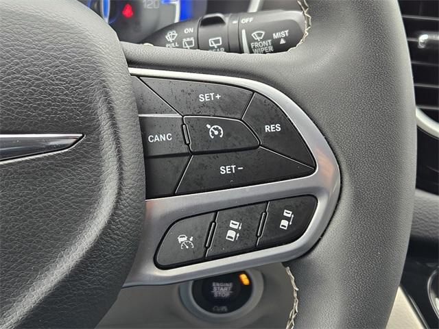 used 2024 Chrysler Pacifica car, priced at $28,325