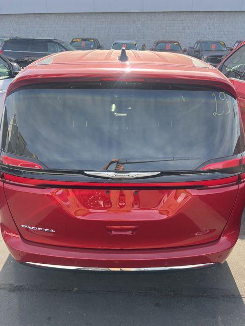 used 2025 Chrysler Pacifica car, priced at $32,073