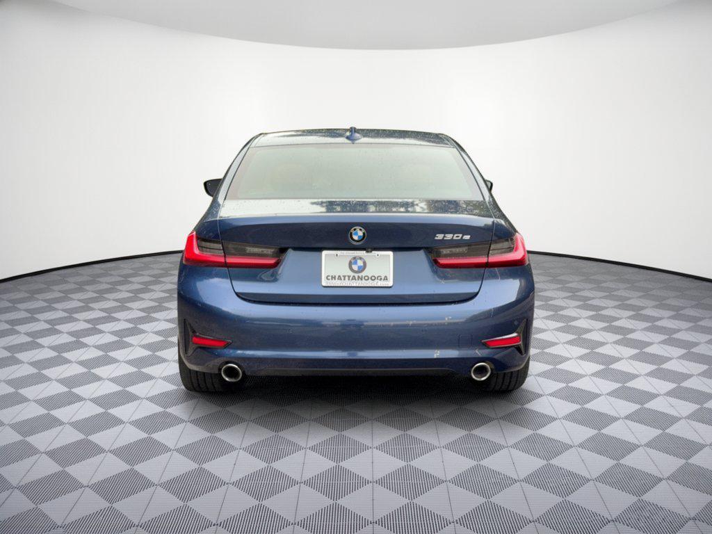 BMW 3 Series view 11