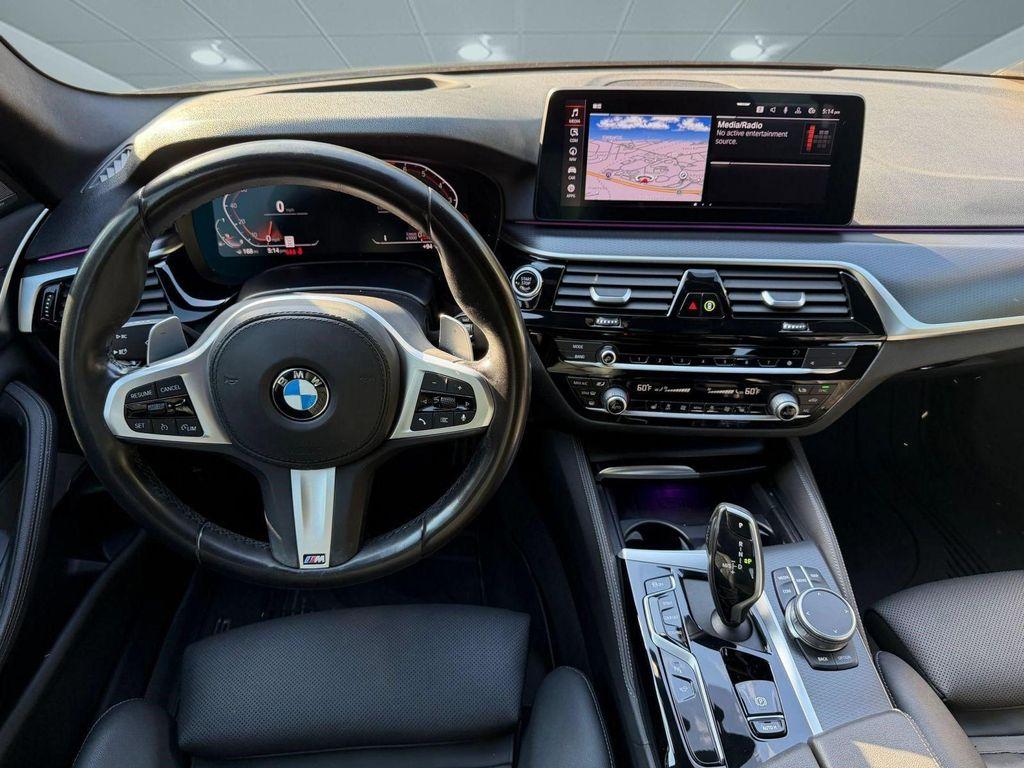 BMW 5 Series view 28