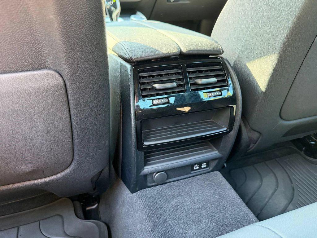 BMW 5 Series view 27