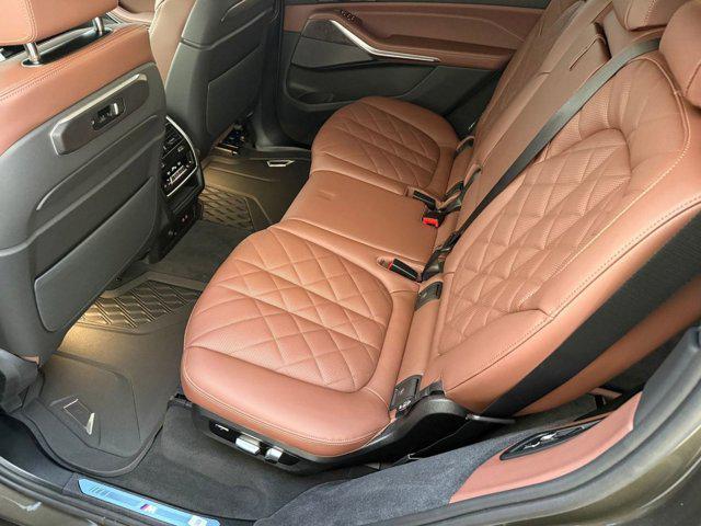 new 2026 BMW X7 car, priced at $100,785