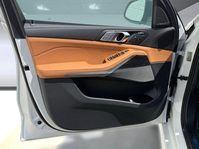 new 2027 BMW X7 car, priced at $101,125