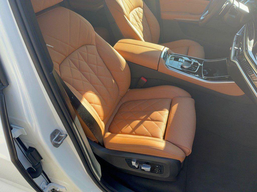 BMW X5 view 30