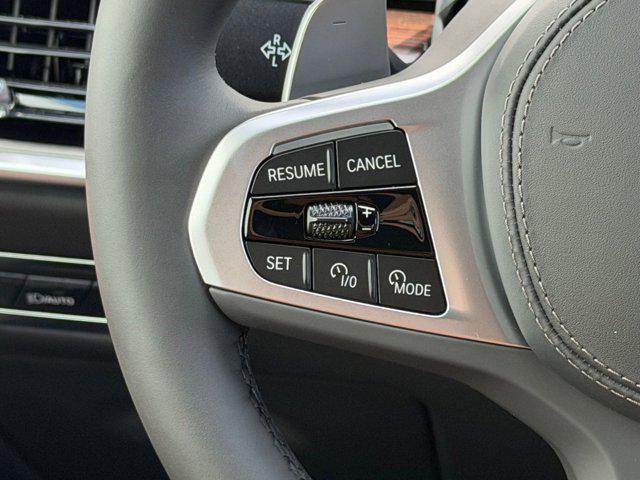 new 2027 BMW X7 car, priced at $100,400