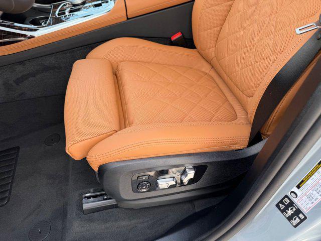 new 2027 BMW X7 car, priced at $100,400
