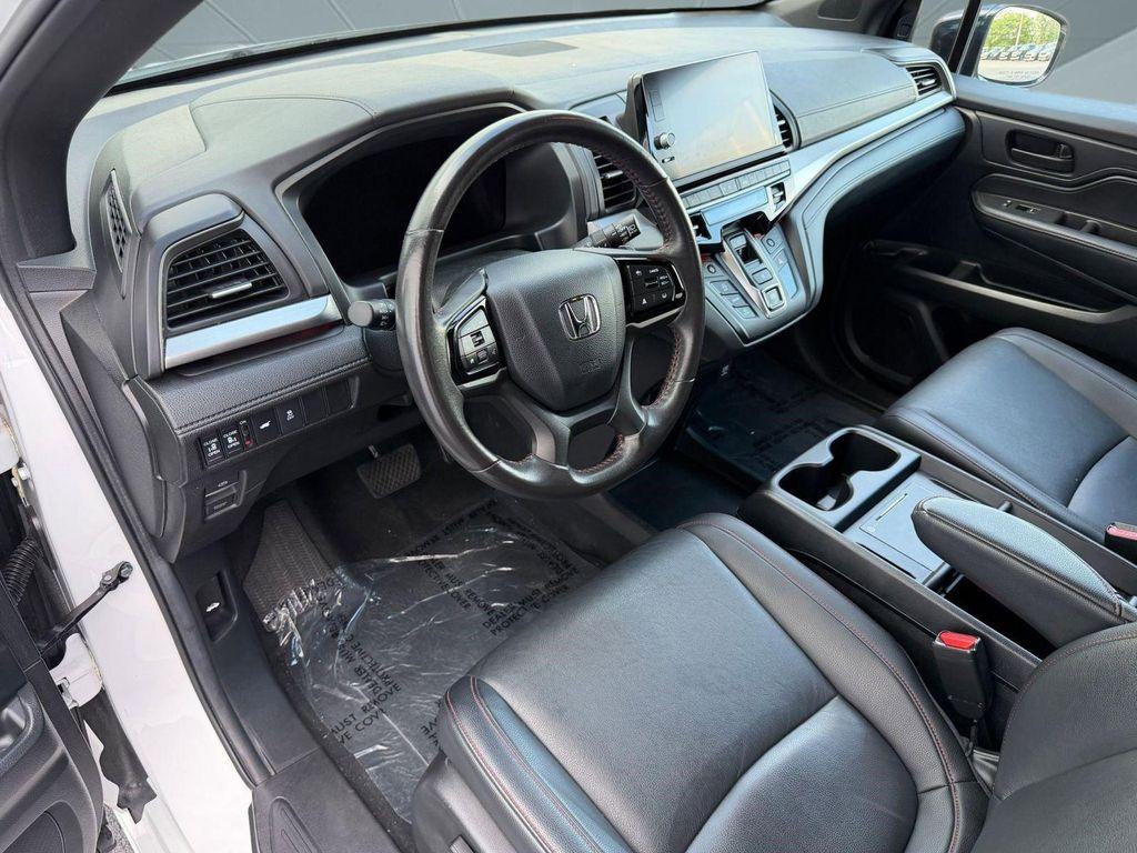 used 2025 Honda Odyssey car, priced at $36,296