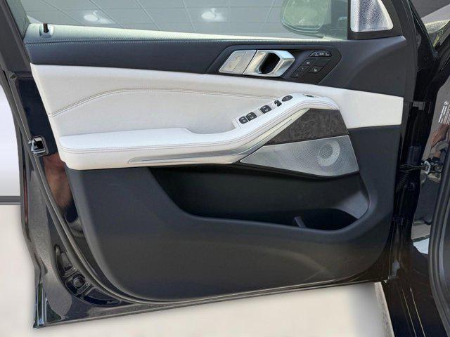 new 2027 BMW X7 car, priced at $103,430