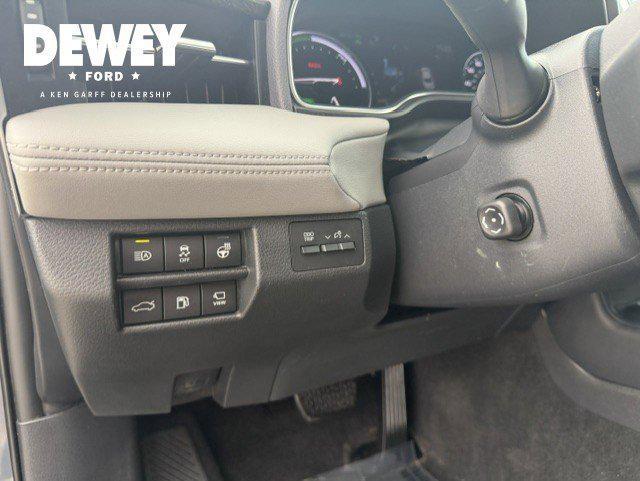 used 2020 Toyota Avalon Hybrid car, priced at $25,049