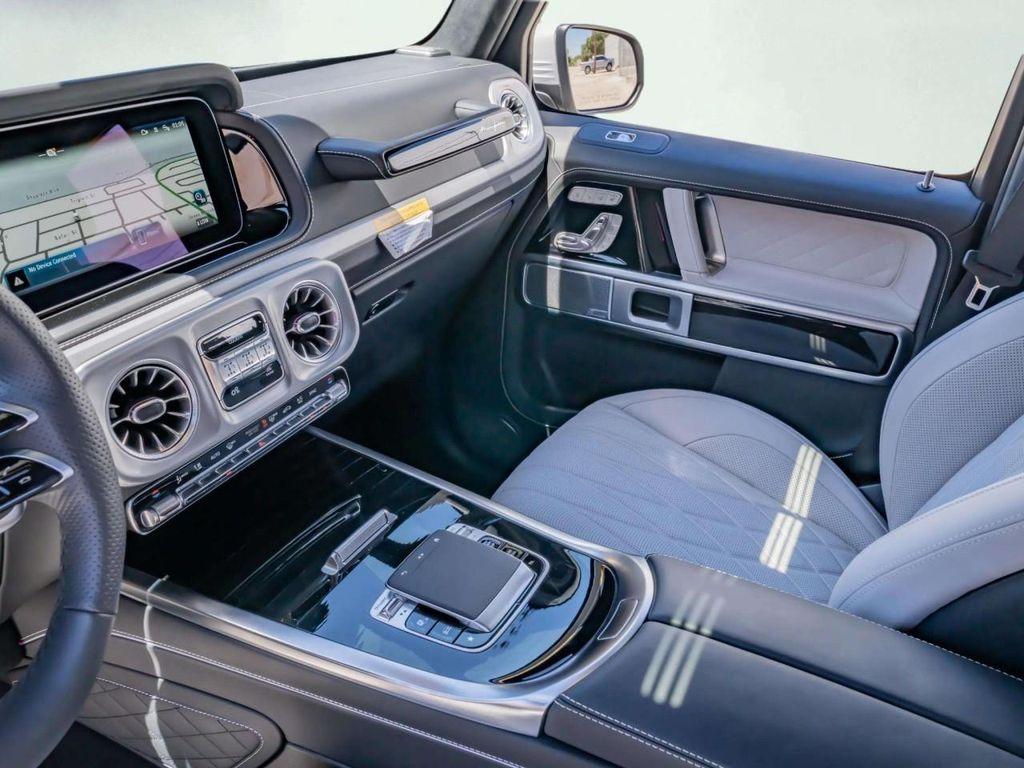 Mercedes-Benz G-Class view 24