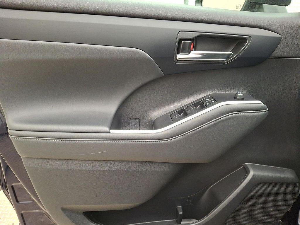 used 2023 Toyota Highlander car, priced at $35,495