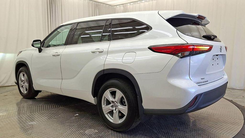 used 2022 Toyota Highlander car, priced at $32,493