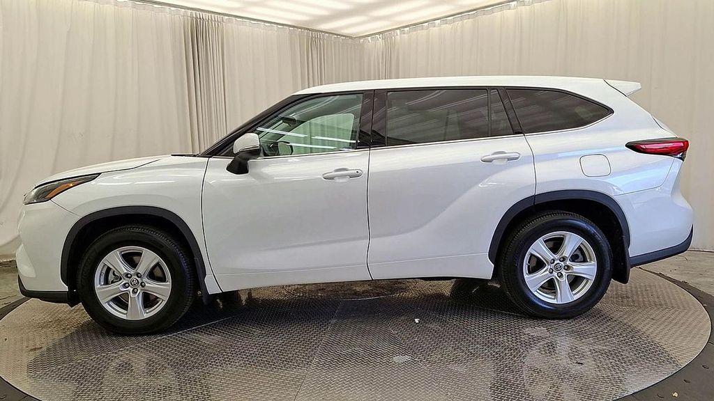 used 2022 Toyota Highlander car, priced at $32,493