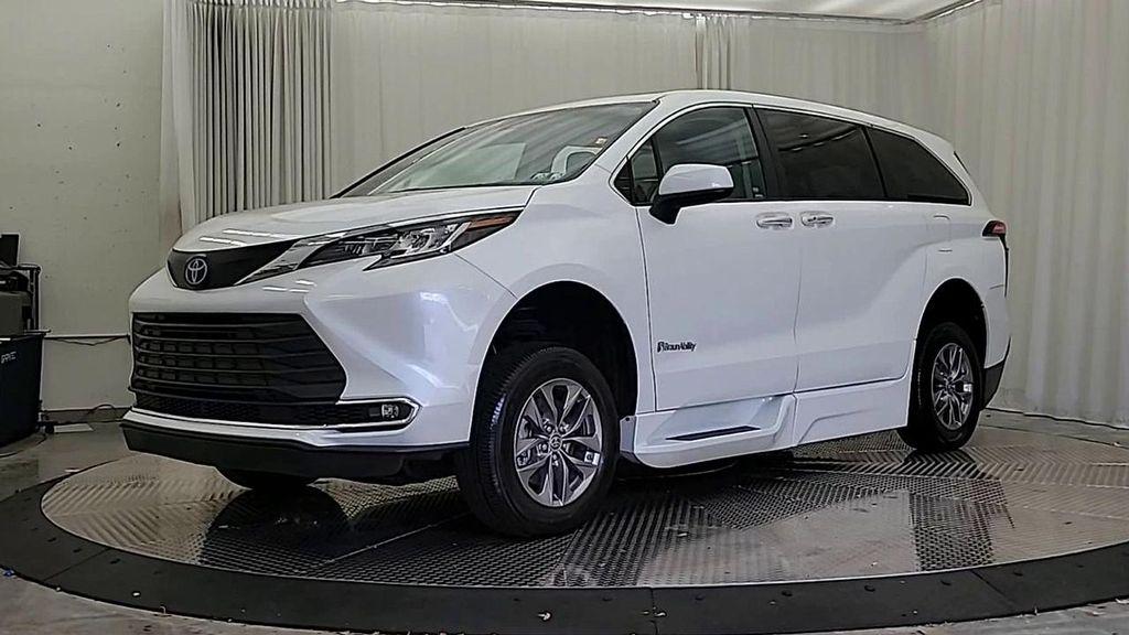 used 2022 Toyota Sienna car, priced at $78,500