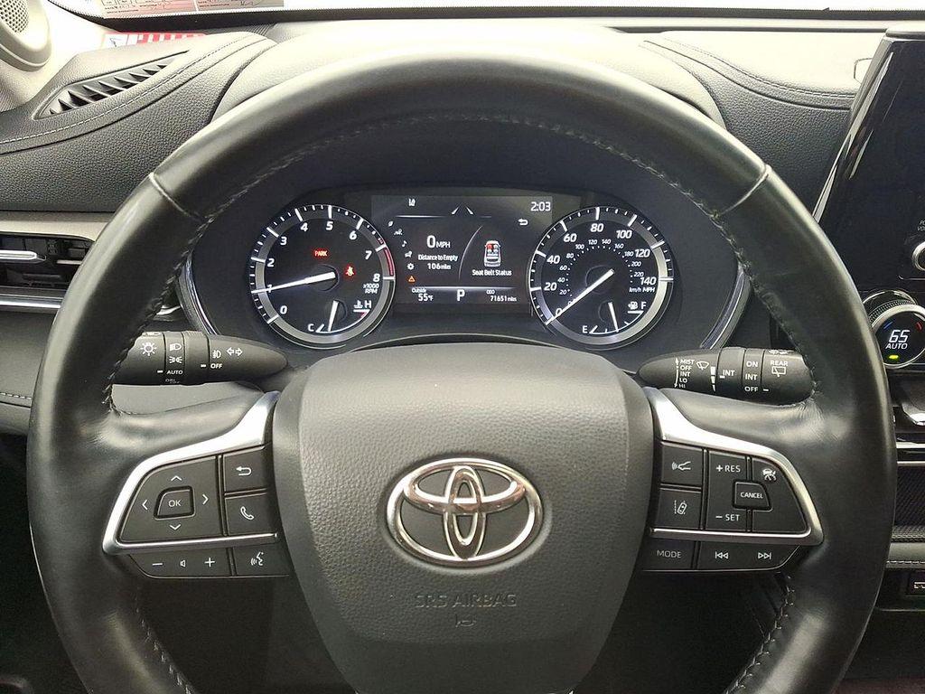 used 2021 Toyota Highlander car, priced at $33,293