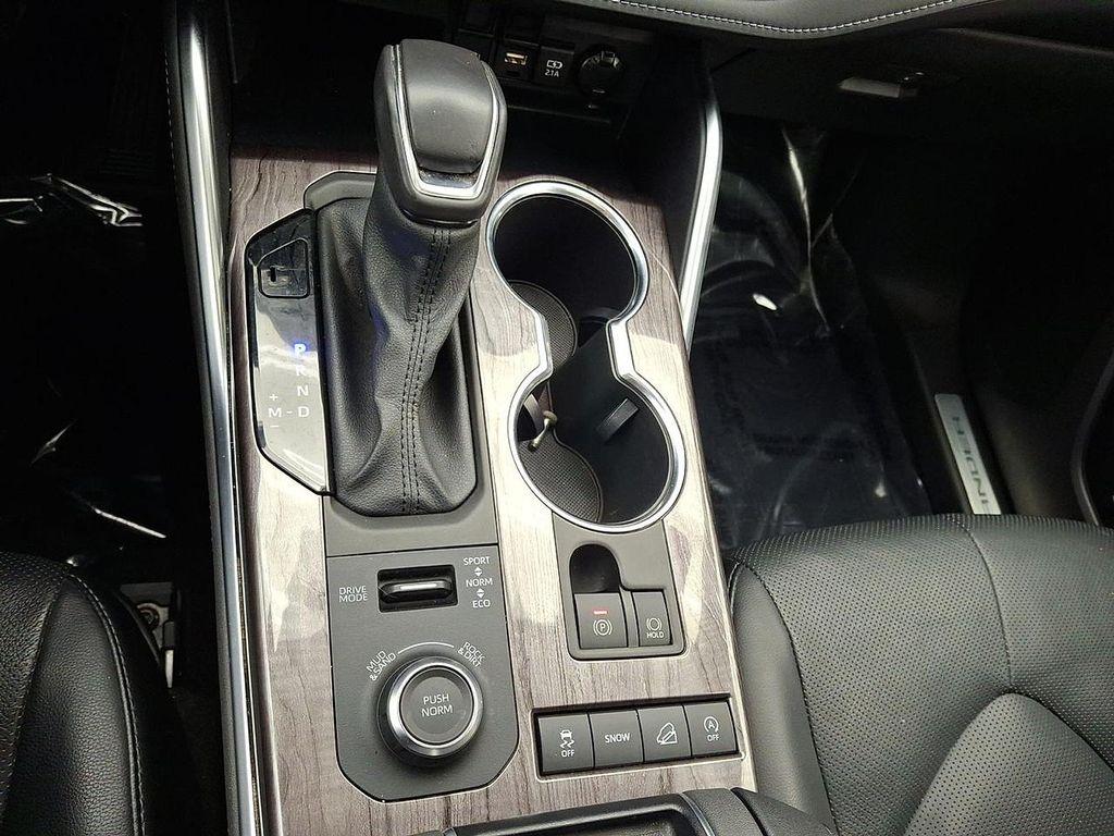 used 2021 Toyota Highlander car, priced at $33,293