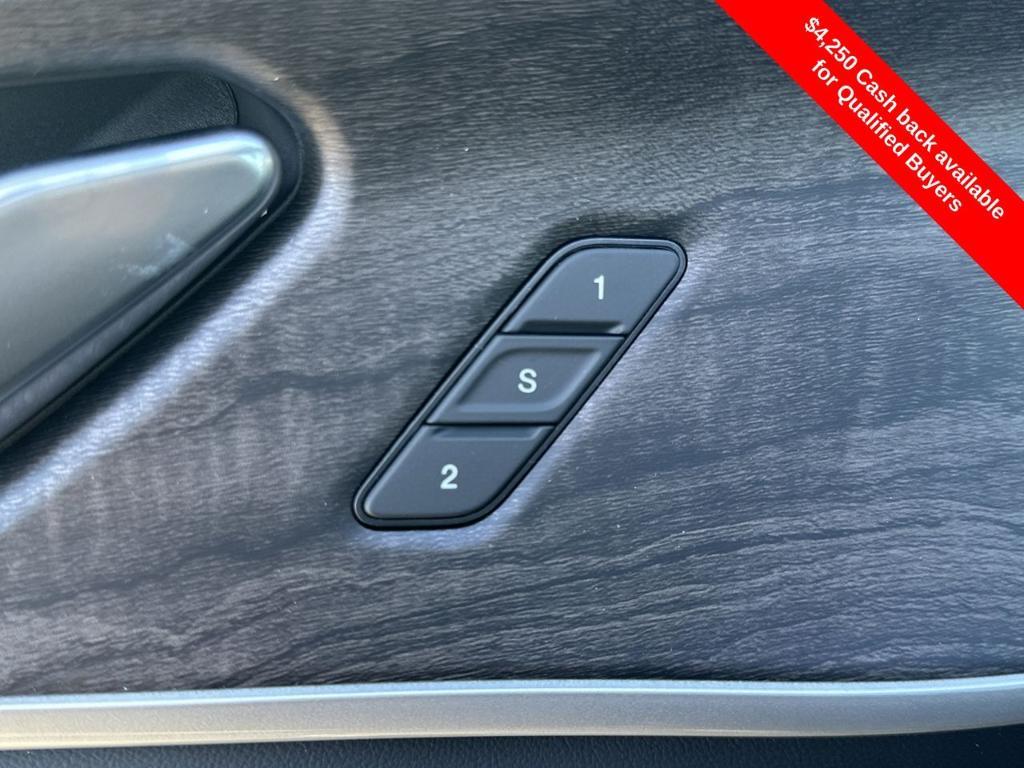 new 2025 Jeep Grand Cherokee car, priced at $45,541