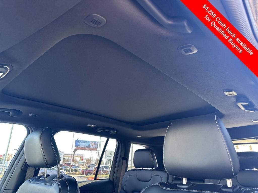 new 2025 Jeep Grand Cherokee car, priced at $45,541