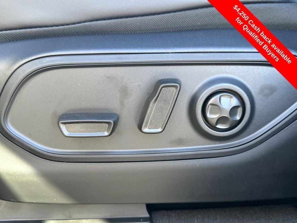 new 2025 Jeep Grand Cherokee car, priced at $45,541