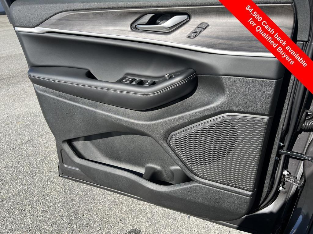 new 2025 Jeep Grand Cherokee L car, priced at $46,757