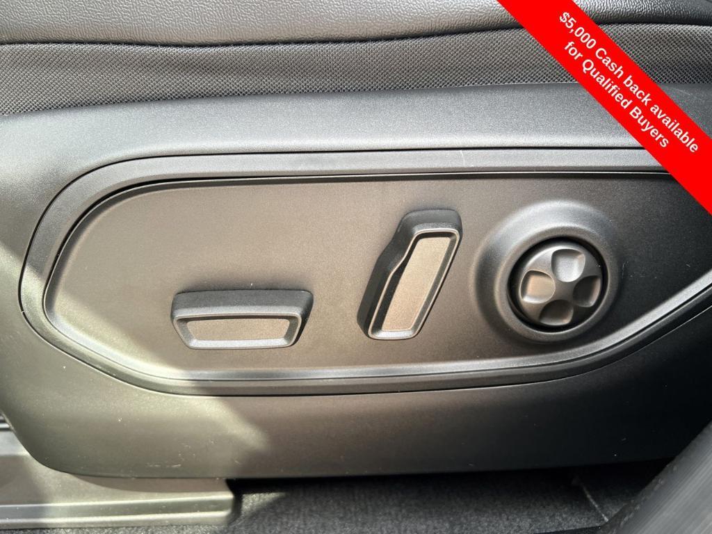 new 2025 Jeep Grand Cherokee L car, priced at $37,963