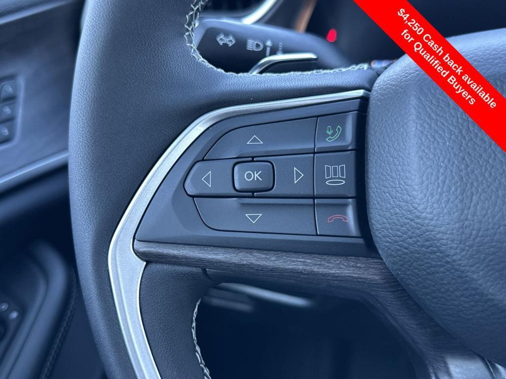 new 2025 Jeep Grand Cherokee car, priced at $45,037