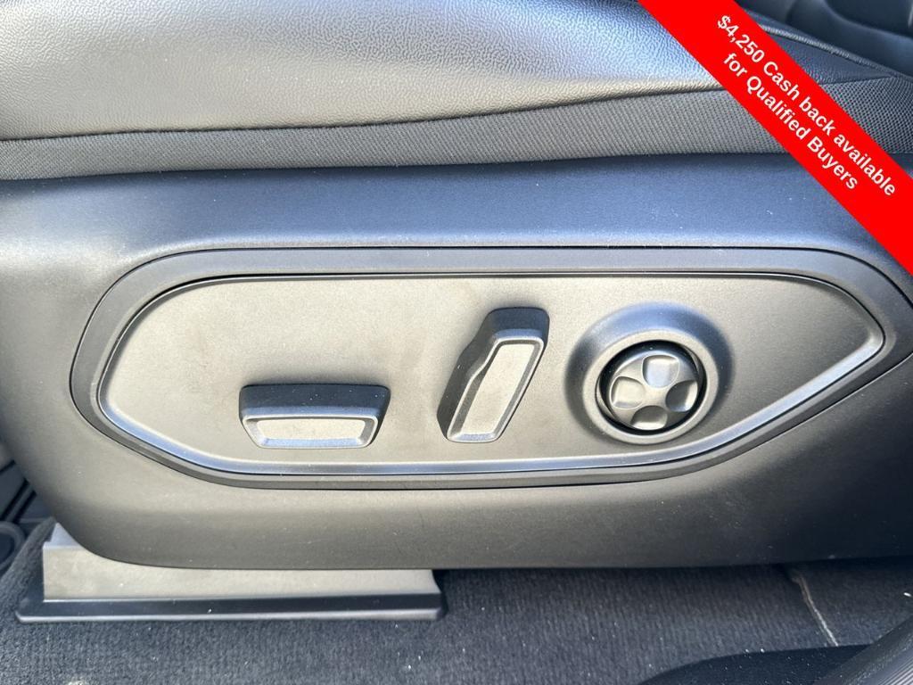 new 2025 Jeep Grand Cherokee car, priced at $45,037