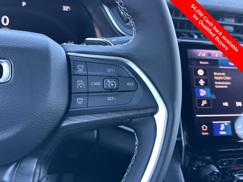 new 2025 Jeep Grand Cherokee car, priced at $45,037