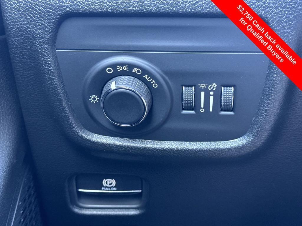 new 2025 Jeep Grand Cherokee car, priced at $39,762