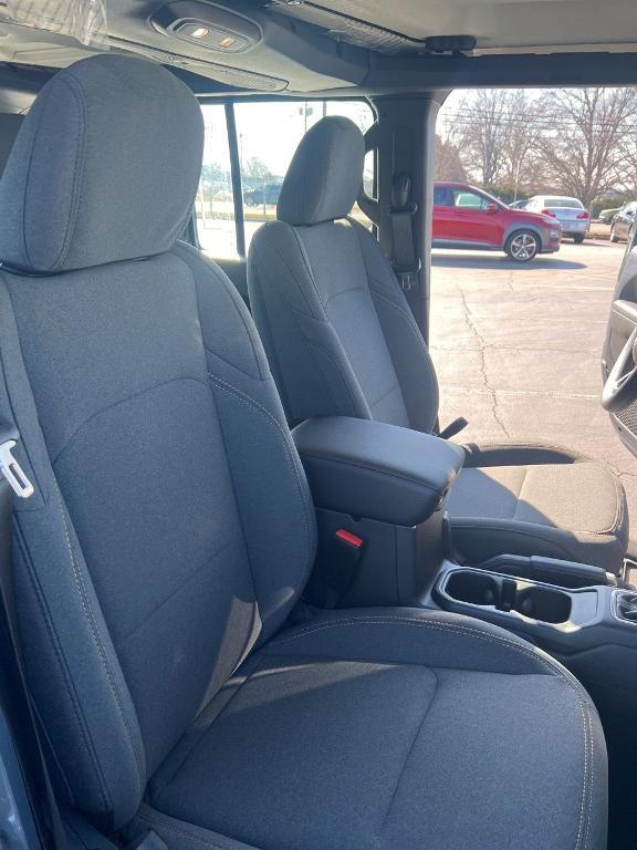 new 2026 Jeep Wrangler car, priced at $43,628