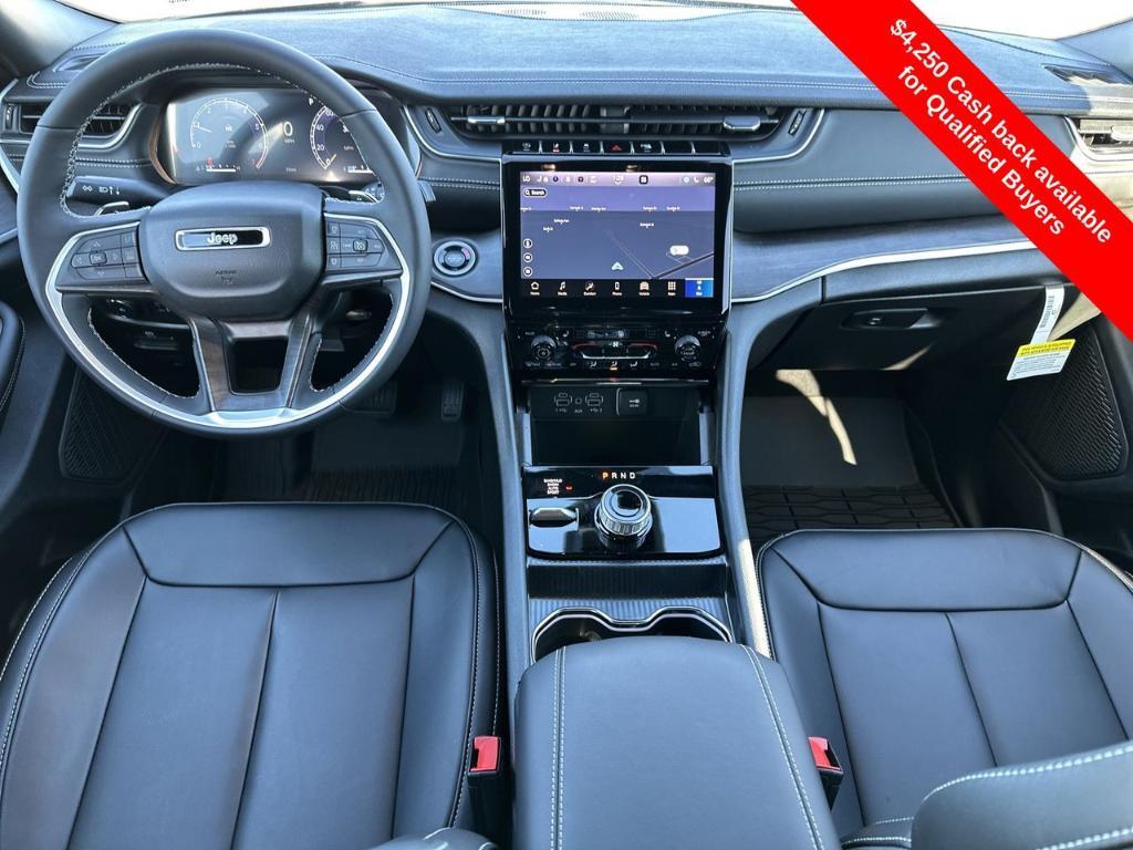 new 2025 Jeep Grand Cherokee car, priced at $45,541