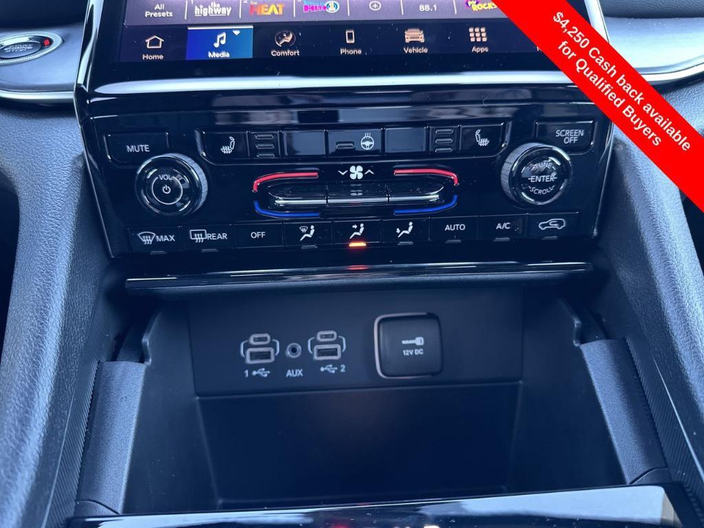 new 2025 Jeep Grand Cherokee car, priced at $45,541