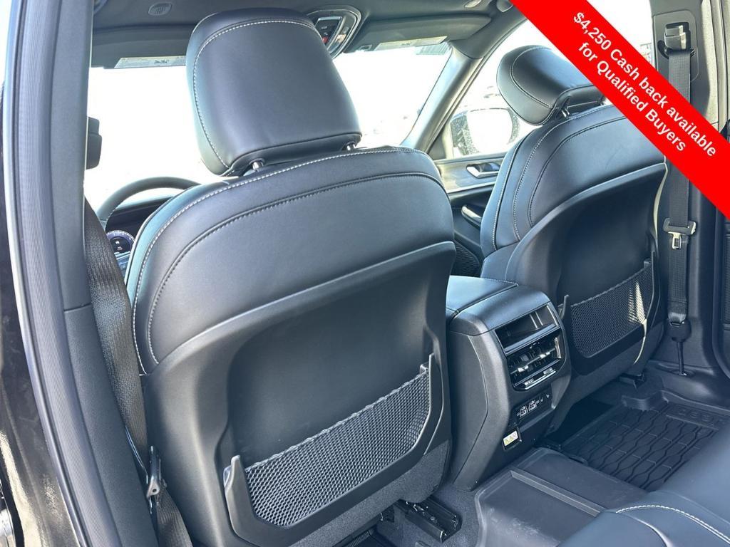 new 2025 Jeep Grand Cherokee car, priced at $45,541