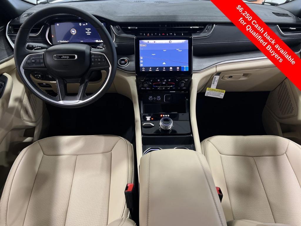 new 2025 Jeep Grand Cherokee car, priced at $44,710