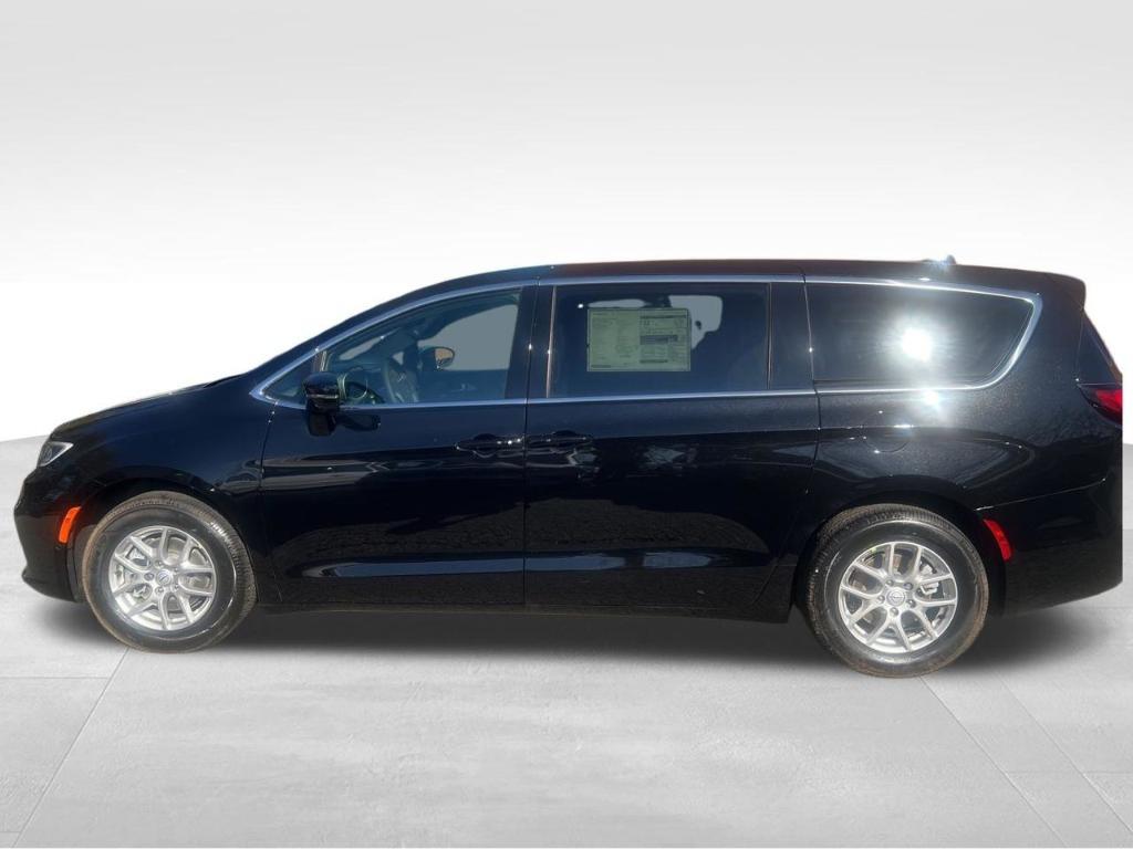 new 2026 Chrysler Pacifica car, priced at $42,075