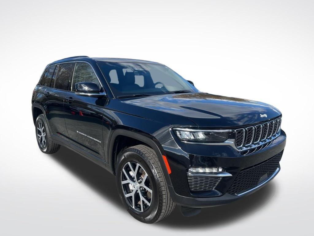 used 2025 Jeep Grand Cherokee car, priced at $37,399