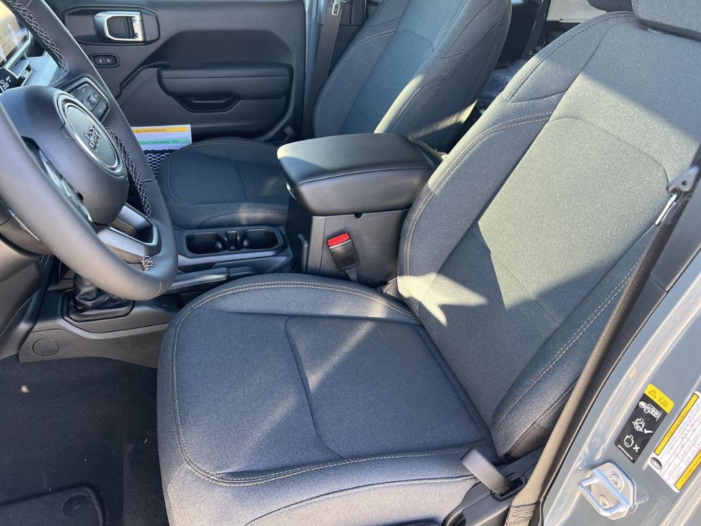 new 2026 Jeep Wrangler car, priced at $46,813